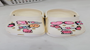 Charm jibbitz sticker 2D gắn dép cross mẫu C54 love mama