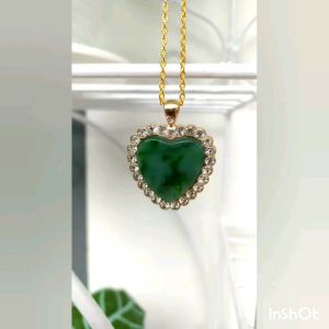 PERHIASAN KALUNG LIONTIN BATU GIOK ACEH