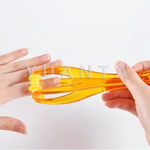 YUANTA เครื่องนวดนิ้ว ข้อต่อมือ แบบลูกกลิ้ง ที่หนีบนวดมือ แบบพกพา เครื่องนวดนิ้ว Rolling finger massager
