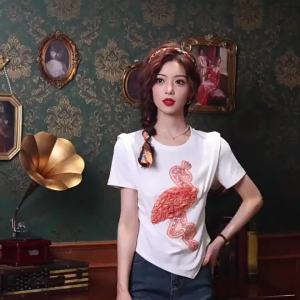 Ammin 2024 mùa hè Vòng cổ đơn giản động vật chủ yếu thiết kế kim cương tay ngắn cotton áo thun nữ thiết kế phá cách Quần sóoc sang trọng Áo Blouse thanh lịch