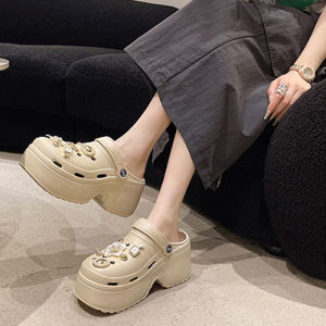 QDshop นำเทรนด์ รองเท้าแตะแฟชั่นแบบสวมหัวโต พื้นหนา เสริมความสูงให้กับสาวๆตัวเล็กตัวน้อย 5สีสันให้เลือก เบาใส่สบาย  ของดี บอกเลยไม่ซื้อพลาดมาก