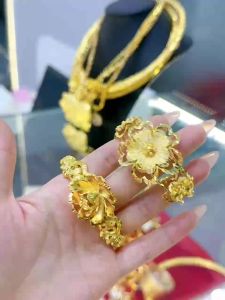 {loại1} Vòng tay hoa sen cho cô dâu ngày cưới Kami trang sức sỉ VHS67V