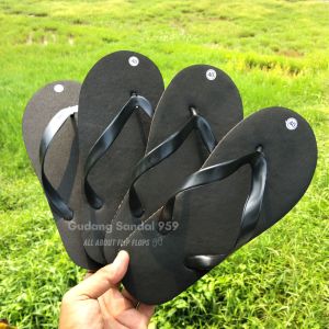 SENDAL JEPIT SANTAI COWOK DEWASA WARNA HITAM SOFT