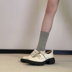 Renben Giày lười đế cao gót kiểu Anh phong cách hoài cổ Giày da cho nữ thiết kế băng gai dính đầu tròn đi lại thoải mái cắt thấp đa năng hàng ngày