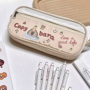 XUANY ความจุมาก กระเป๋าดินสอลายแมวมีดนตรี Capybala มัลติฟังก์ชั่ กระเป๋าดินสอมีซิป กล่องเก็บของสำหรับเก็บ น่ารักน่ารักๆ กระเป๋าปากการูปแมวการ์ตูน กระเป๋าเครื่องสำอาง