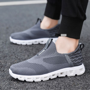 Sepatu Sneakers Slip on model Sport Pria - Ultra Easy On