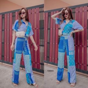 Set เสื้อครอปเชิ้ต + กางเกงขายาวลายกราฟฟิก TT13954