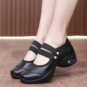 IELGY 2025รองเท้าเต้นรำสะดวกสบายและระบายอากาศพื้นรองเท้านุ่มของผู้หญิงที่รองเท้าสำหรับทำงานเบาะลมสีดำรองเท้าหนังเพิ่มความสูงภายใน