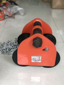 Con chạy xích kéo 5 tấn 3 m Nhật Kawasaki tại Máy NTT dùng treo và di chuyển các thiết bị an toàn hiệu quả