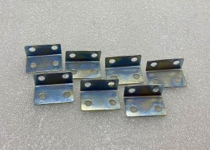 BÁT KE GÓC VUÔNG LIÊN KẾT TỦ NỘI THẤT 12X25MM (20C)
