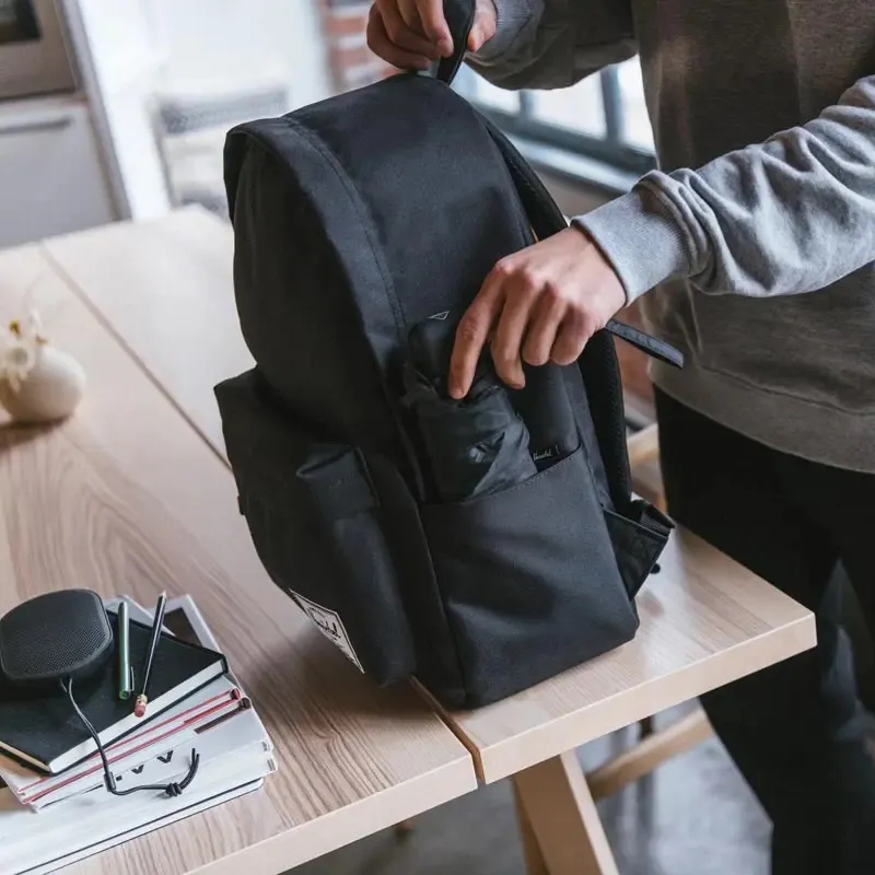 กระเป๋าเป้ Herschel Classic XL Backpack 30L กันน้ำ ของแท้💯 ของ - Main Image