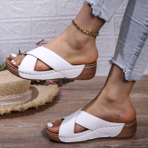 [Free Shipping] Plus-Size WomenS New Casual Fashion Height-Increasing Outdoor Slip-On Sandals