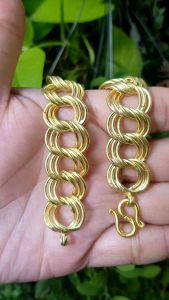 เลสข้อมือทองเหลือง เลสผู้ชาย สร้อยข้อมืองานทองเหลืองแท้ไม่ได้ชุบทอง ขนาด20มิล ความยาว7-8นิ้วรวมตะขอ สวยเหมือนทองจริง