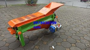 Máy bóc bẹ ngô còn được gọi là máy lột vỏ ngô lột vỏ bắp