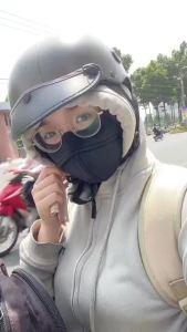 Khẩu trang UV-Proof UniCare chính hãng Vải Mềm Mịn Chống Nắng Toàn Diện