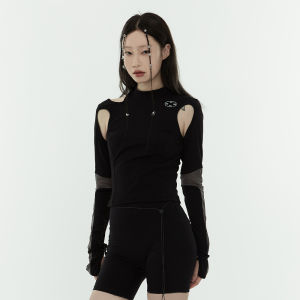 LOOKthatPEOPLE Cutout Tight-fitting Top