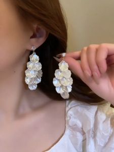 White Pearl Earrings for Women Fashion Elegant Drop Earrings Petal Earrings Luxury Tassel Drop Design Exaggerated Vintage Ornaments Womens Fashion Jewelry Elegant Earrings Birthday Gift