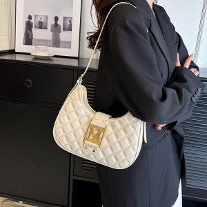 Túi Xách Đeo Chéo Thời Trang Đi Chơi Đi Du Lịch Dự Tiệc Sang Trọng Phong Cách HÀN QUỐC Dành Cho Nữ 2024