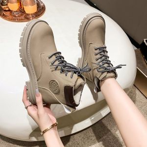NEBULA STORE Giày bốt ngắn nữ đế cao đế cao su in LOGO bốt Martin thời trang bốt nữ kiểu dáng retro đơn giản phong cách Hàn Quốc