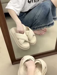 [Free Shipping] WomenS Office Slippers Suitable For Autumn Wear Stylish And Chic New Design Platform Sole Perfect For The Beach