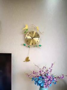 นาฬิกาแขวนผนัง นาฬิกาห้องนั่งเล่น นาฬิกาแขวนผนังรูปนกสร้างสรรค์ นาฬิกาตกแต่งผนังสมัยใหม่ที่ปรับแต่งได้ นาฬิกาเรียบง่ายและสง่างาม นาฬิกาเงียบ