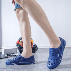 LHShoess จัดส่งในประเทศไทยค่ะ รองเท้าลำลองยางผู้ชาย  ทำจากยางทั้งหมด ทำลวดลายมาให้สุดเกร๋ มาพร้อม3 โทนสีให้เลือก รีบมาซื้อกันนะ เดี๋ยวหมด