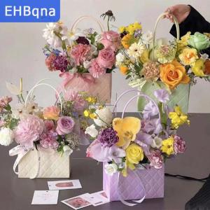 [COD] EHBqna SPORTS กล่องบรรจุภัณฑ์ดอกไม้แบบพกพาสำหรับตกแต่งงานแต่งงานถุงของขวัญกระเป๋าถือสำหรับวันวาเลนไทน์ของตกแต่งงานเลี้ยงวันเกิดงานประดิษฐ์ช่อดอกไม้