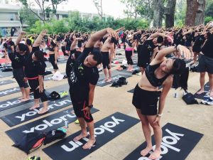 Matras Hitam Senam Fitnes Anti Slip Anti Bakteri Yolorun