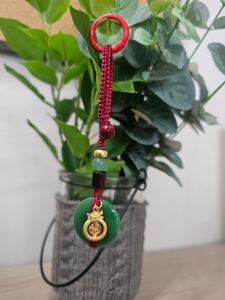 พวงกุญแจ เสริมโชค พร้อมจี้ หยกสีเขียว และ จี้ " Fu" มั่งมีเงินทอง ทำสายห้อยกระเป๋าสวยงาม