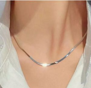 Kalung Titanium Emas dan Perak Pipih Anti Karat Perhiasan Fashion Pria Wanita Keren Viral Tiktok Rantai Tidak Luntur / Kalung Titanium Emas Anti Karat dan Luntur Pria Dan Wanita Rantai Gepeng Belut Import - Starlaa.id