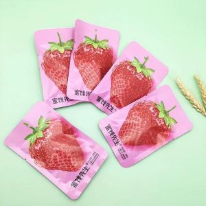 (Hot sale) Premium Strawberry Chocolate (Freeze Dried Whole Strawberry in Dark Matcha White Chocolate)