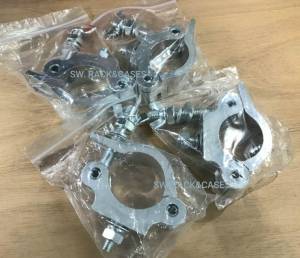 แคลมอลูมิเนียม (1 ตัว) เพื่อการจับเอาไฟพาร์ จับสปอร์ตไลท์ จับจอ LED และอื่นๆ วัสดุอลูมิเนียม แข็งแรงได้มาตรฐาน ราคาต่อแพ็คจำนวน