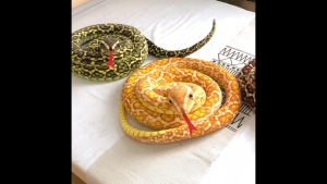 Stuffed Animals Oversized Snake Halloween Prank Toy Soft Snake Figure Oversized Snake Prank Photostudio