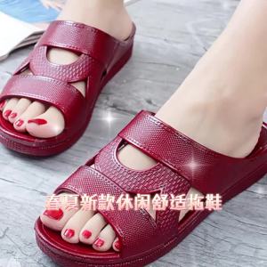 [Free Shipping] Spring Autumn And Summer Casual Comfortable Outdoor Sandals For Middle-Aged And Elderly Women Daily Home Use PVC Flat Sole Oil-Dipped Slippers