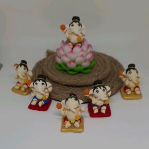 ชุดบูชาหิ้งพระ องค์พระ องค์พระพิฆเนศ บูชา แบบดินปั้น ขนาดความสูง 1.5 นิ้ว