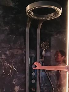 【Free installation】Circular shower head set with digital display pressurized 304 waterfall bathroom bathroom atmosphere multifunctional top spray
