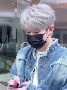 FC@Granny Wig Tóc giả ngắn kiểu mullet xám đẹp trai phong cách hot trên mạng kiểu đuôi sói Nhật Bản dành cho nam giới và bé trai có mũ trùm đầu toàn bộ.