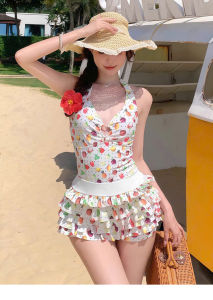 🎀 Set Áo Yếm Họa Tiết Trái Cây Summer + Chân Váy Bèo Tầng Có Quần Bảo Hộ – Ngọt Ngào Nổi Bật Và Siêu Tôn Dáng 🎀