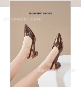 [Free Shipping] New WomenS Elegant Pointed-Toe Sandals Featuring A Retro Design With A Thin Heel And An Open Back