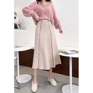R5346 Six Buttons Plaid Midi Knit Skirt