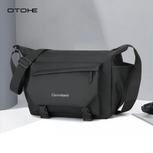 OTOHE กระเป๋าสะพายไหล่ผู้ชายถุงส่งสารกันน้ำกระเป๋าเดินทางธุรกิจกระเป๋าเดินทางขนาดใหญ่ข้ามร่างกายน้ำหนักเบากระเป๋าลำลองสบาย ๆ แฟชั่นกีฬาพักผ่อนกระเป๋าถนนสำหรับนักศึกษาวิทยาลัย