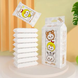 Khăn Giấy Ướt Mini Dễ Thương Bỏ Túi Tiện Lợi ( túi 8 gói ) Khăn Đa Năng Tiện Dụng