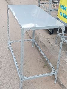 Kệ 1 tầng mâm tôn. Mã số: V50.01 (D100cm x R50cm x C75cm). Mâm lẻ (100x50) mua lắp thêm