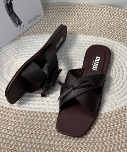 RD647*Mimi womens flat sandals with crisscross straps and bow detail in brown beige and black.