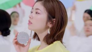 Canmake Tokyo / Marshmallow Finish Powder Abloom SPF19 PA++ Face Powder 4g【Made In Japan】