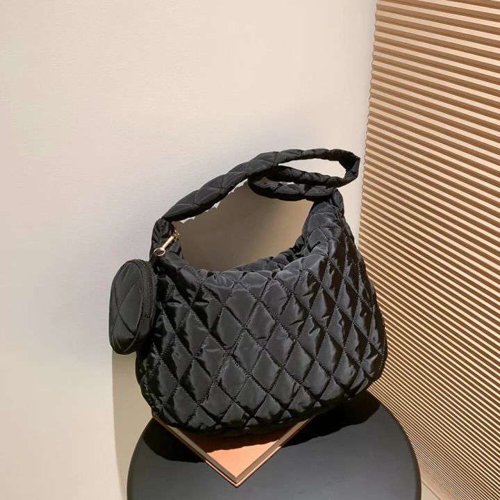 Cozy Library Quilted Tote Bag GFTOMA2582 main image 0