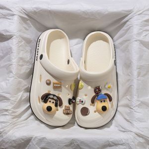 [Free Shipping] Womens summer outdoor non-slip closed-toe street style beach thick-soled soft-soled cartoon clogs
