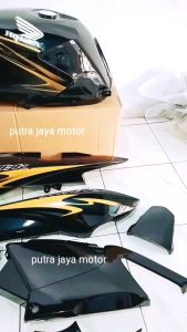 cover body fullset Honda Tiger Revo tahun 2013 set box aki slebor depan bodi kanan kiri stiker gold