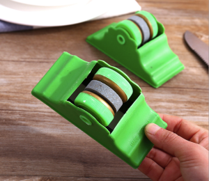 Đá Mài Cắt Làm Vườn Hợp Kim - Mài Đá Cầm Tay Cắt Vườn Kéo Mài Có Nắp ﻿- Dụng Cụ Đá Mài Dao Cắt Tỉa Làm Vườn Cầm Tay Siêu Bén Siêu Nhanh Tiện Lợi - Mài Nhiều Lưỡi Đa Năng