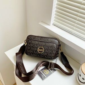 Túi công sở cầm tay túi đeo chéo da mềm khóa vuông hàng đẹp CSMK01